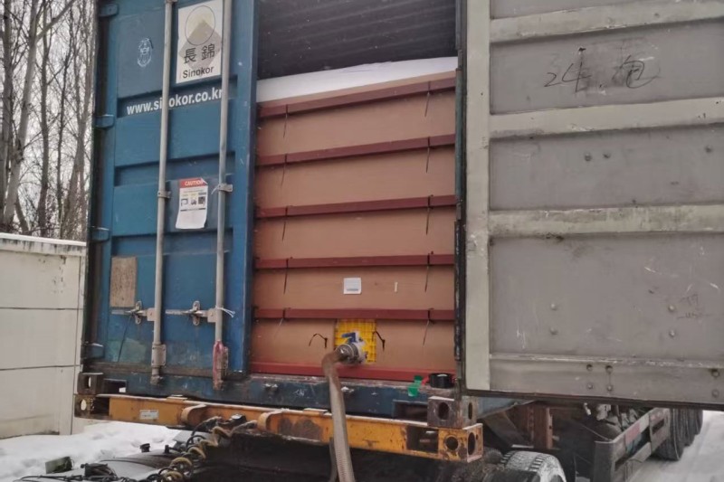 液袋白油卸貨北方一疫苗工業(yè)企業(yè).jpg 液袋白油卸貨北方一疫苗工業(yè)企業(yè).jpg